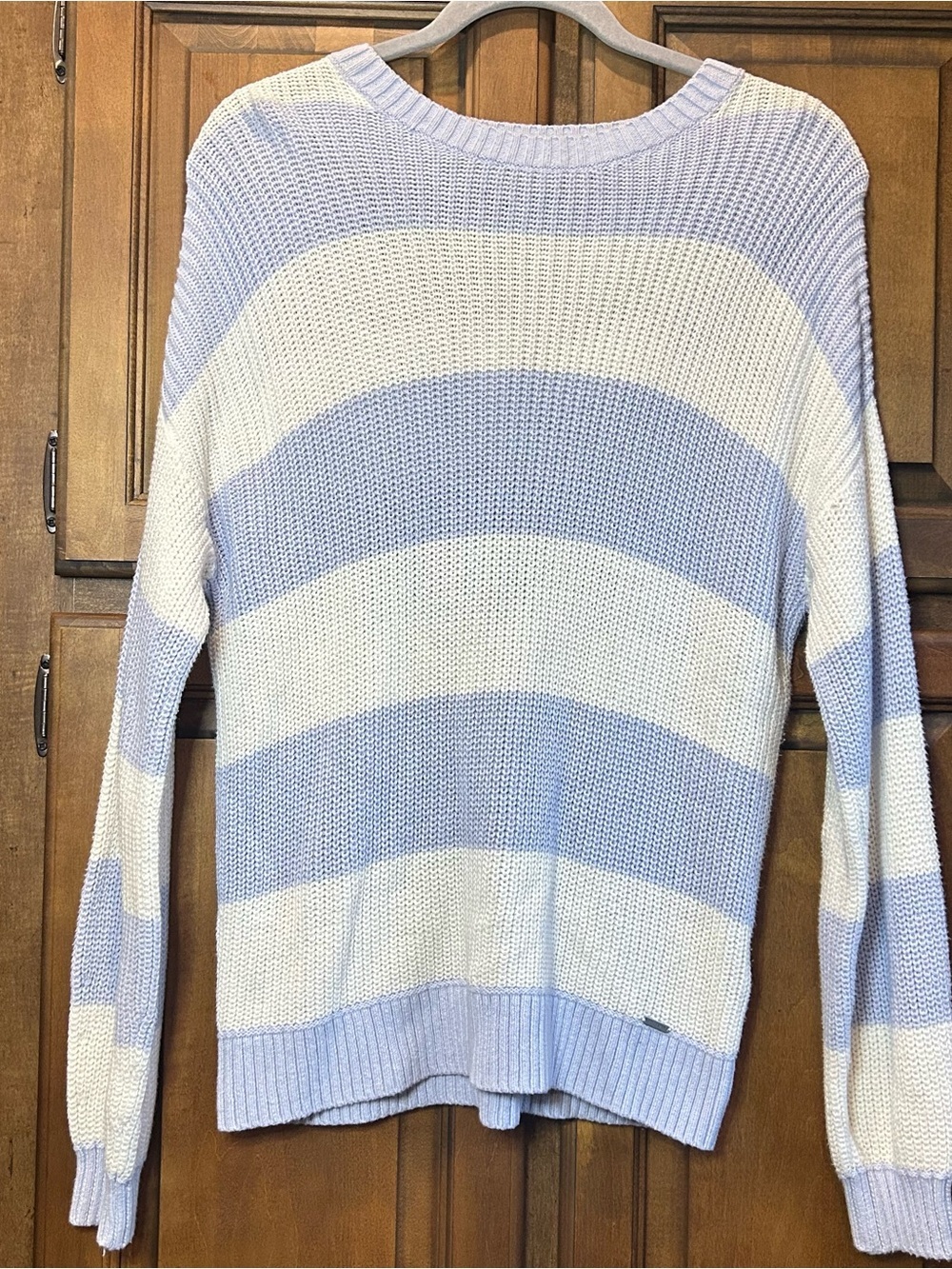 🌸Hollister periwinkle blue and white horizontal striped knit crewneck sweater XS - Picture 3 of 9